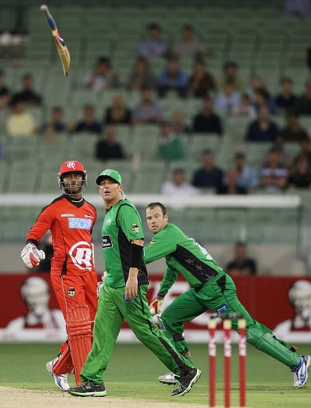 Warner wants Samuels to 'control himself'