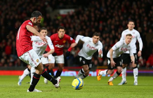 MANCHESTER, ENGLAND - JANUARY 26:  Ryan Giggs of Manchester United scores the opening goal from a penalty kick during the FA Cup with Budweiser Fourth Round match between Manchester United and Fulham at Old Trafford 