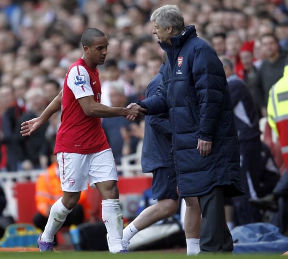 Theo Walcott finally signs contract extension