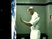 Video: Do not mess with the Pepsi machine