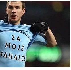 Edin Dzeko to do some charity work by selling undershirts on eBay