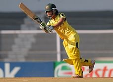 Lisa Sthalekar retires after Australia's World Cup triumph