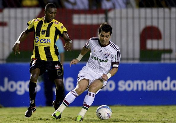 Deco sets up two goals in Fluminense win