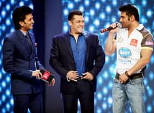 Salman Khan unveils flag at cricket league