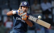 Deccan Chargers batsman Shikhar Dhawan h