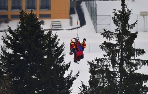 Lindsey Vonn is airlifted away after a fall in the World Championships women&#039;s Super-G in Schladming on February 5, 2013