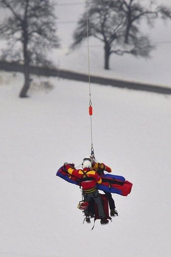 Lindsey Vonn is airlifted away after a fall in the World Championships women&#039;s Super-G in Schladming on February 5, 2013