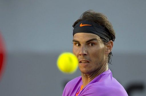 Rafael Nadal returns the ball to Argentine Horacio Zeballos at the ATP Vina del Mar final on February 10, 2013