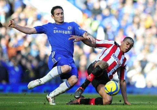 Benitez keeps peace as Chelsea make last 16