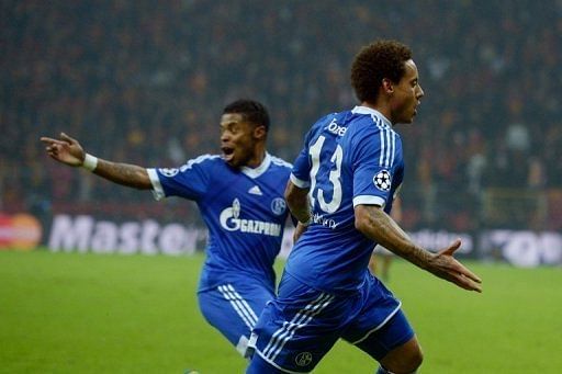 Jones' strike earns Schalke draw at Galatasaray