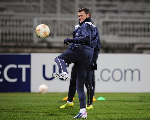 Tottenham winger Gareth Bale takes part in a training session on February 20, 2013 in Lyon