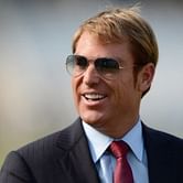 Warne gives Australian team management a pep talk