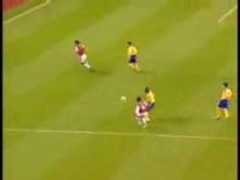 Video: Robert Pires scores a wonder goal