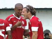 Video: Diego Forlan's long range stunner