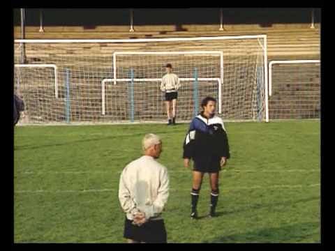 Video: Ryan Giggs' amazing skills: Balance