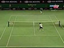 Video: Roger Federer does not need the net!