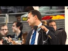 Video: Roger Federer - Ball-girl distraction!