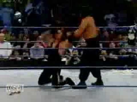 Video: The Great Khali's debut in WWE