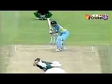 Video: Sachin Tendulkar hits 4 consecutive fours off Shoaib Akhtar