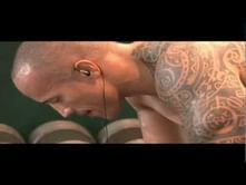 Video: The Rock working out in the gym