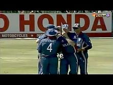 Video: Classic last over - 4 wickets in the last 4 balls