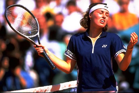 How tennis judges people