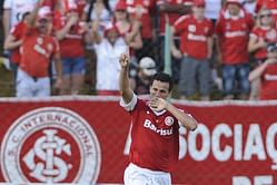 Damiao brace leads Internacional to victory