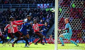 Manchester United inch closer to the title with win at Sunderland