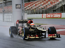 Circuit de Catalunya - 2013 Testing Day 2: Grosjean pips Button to set pace
