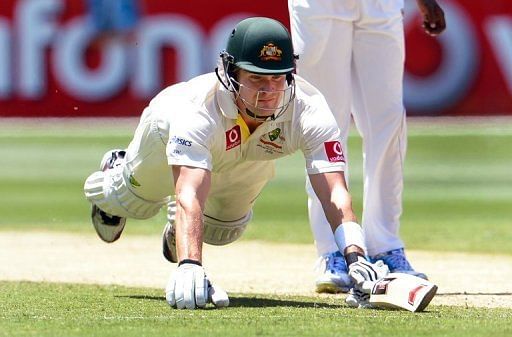 Shane Watson dives to beat a Sri Lankan throw during the second Test on December 27, 2012