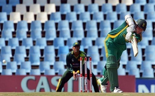 Graeme Smith bats during a One-Day International match between South Africa and Pakistan in Centurion on March 15, 2013