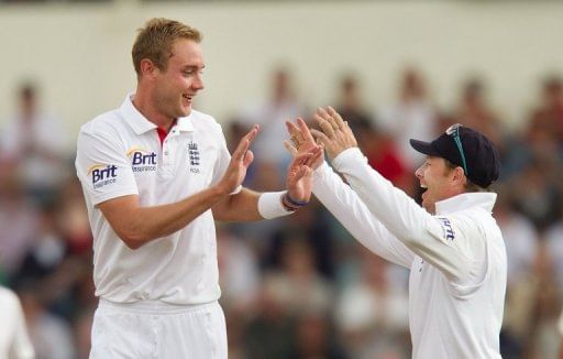 England enforce follow-on in N.Zealand 2nd Test