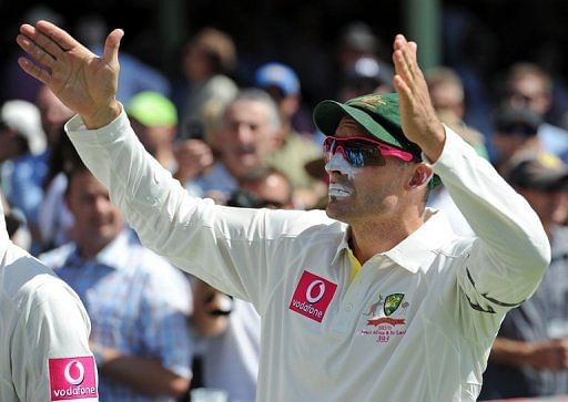 Mike Hussey gestures prior to his final Test match for Australia on January 3, 2013