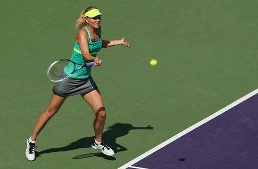 Sharapova beats Vesnina to reach 4th rd