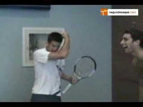 Video: Funny Novak Djokovic impressions before a match