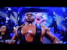Video: Big E Langston accidentaly hits AJ Lee in the face