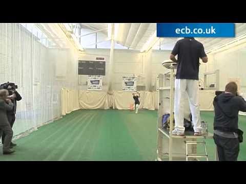 Video: Michael Dawson of Tottenham plays cricket with Stuart Broad