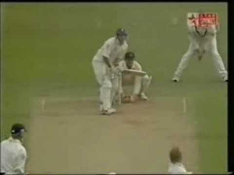 Video: Warne the spin magician upto his tricks again