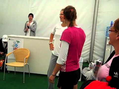 Video: What tennis players do when it rains in Wimbledon
