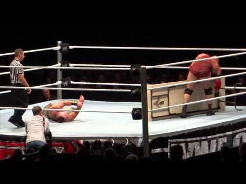 Video: Ryback vs John Cena - Table Match