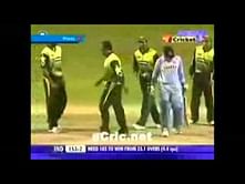 Video: Virender Sehwag shows sportsmanship towards Shoaib Akhtar