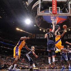 NBA: Lakers hold off Grizzlies 86-84
