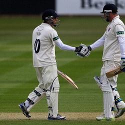 County Championship: Nash continues form, Chanderpaul struggles