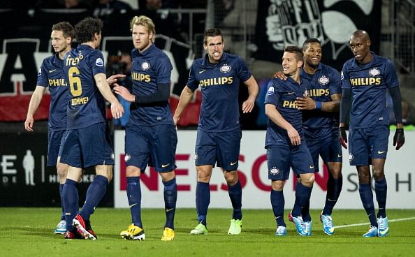 Feyenoord, PSV close in on Ajax