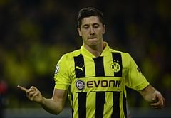Borussia Dortmund keen on retaining the services of ace frontman Lewandowski