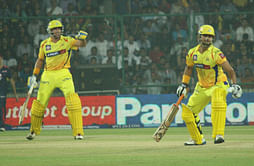 Hussey, bowlers demolish listless Delhi Daredevils