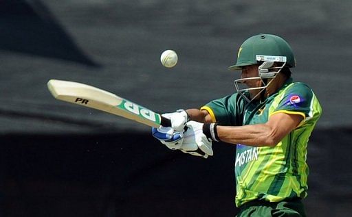 Pakistan&#039;s cricketer Younis Khan plays a  shot at Willowmoore Park on March 24, 2013