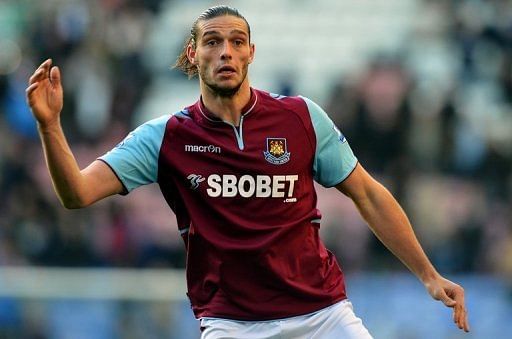 West Ham United&#039;s striker Andy Carroll in action at The DW Stadium in Wigan, north-west England on October 27, 2012