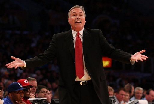 Head coach Mike D&#039;Antoni of the Los Angeles Lakers complains to a referee at Staples Center on April 17, 2013