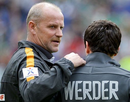 Bremen&#039;s head coach Thomas Schaaf (left) in Hanover, central Germany, on September 15, 2012